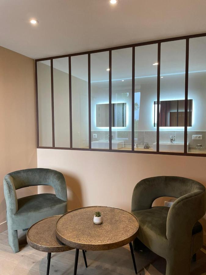 Hotel & Restaurant - Le Manoir Des Cedres - Piscine Chauffee Et Climatisation 胡菲涅克 外观 照片